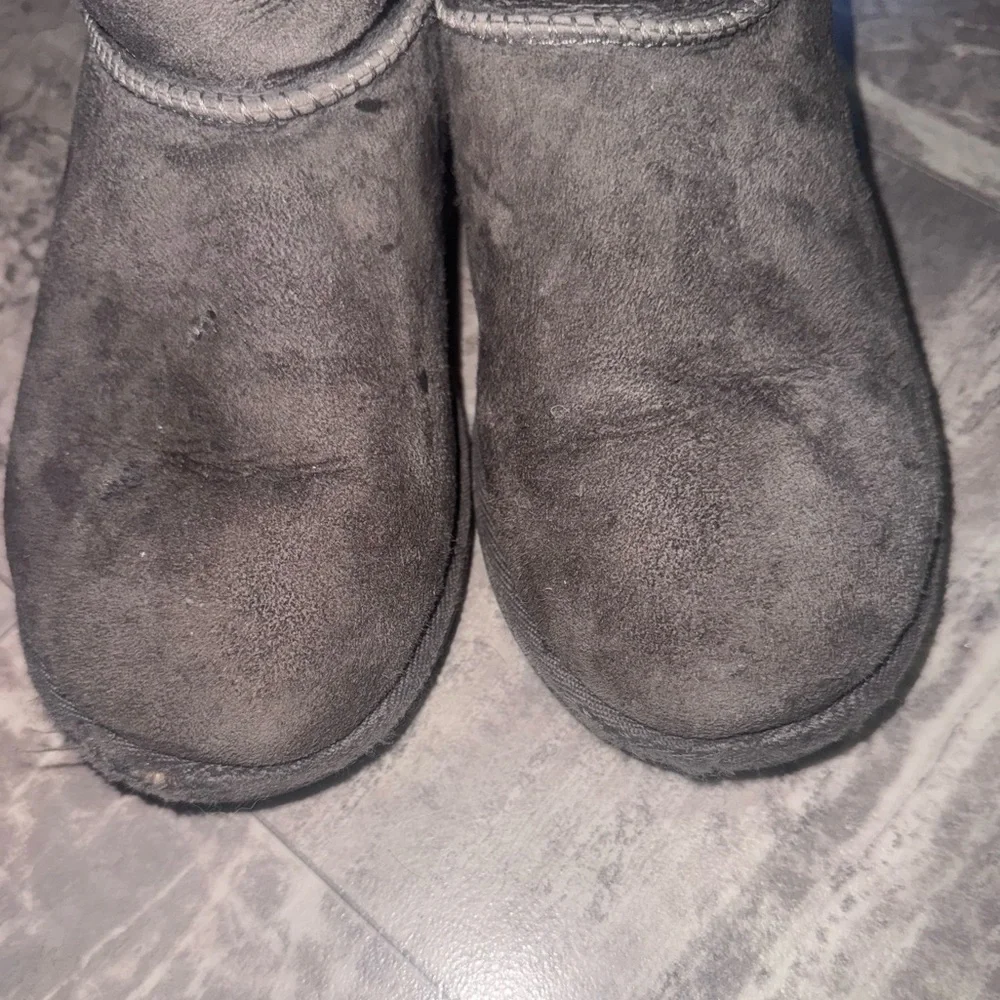 UGG Kids Classic II Charcoal Gray Suede Boots Little Kid Size 1